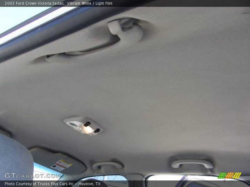 Vibrant White / Light Flint 2003 Ford Crown Victoria Sedan