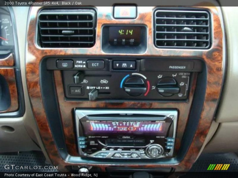 Black / Oak 2000 Toyota 4Runner SR5 4x4