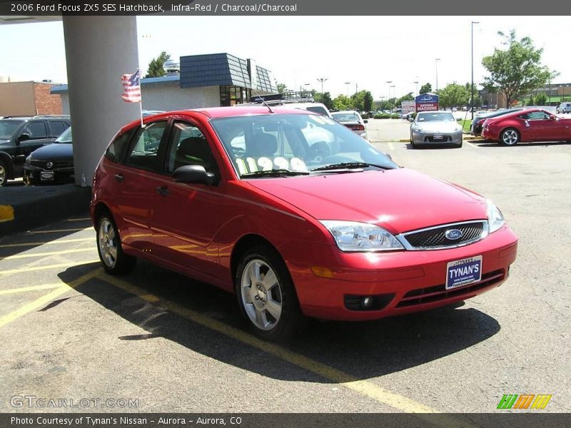 Infra-Red / Charcoal/Charcoal 2006 Ford Focus ZX5 SES Hatchback