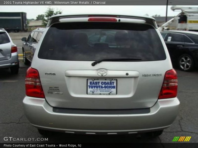 Millennium Silver Metallic / Charcoal 2001 Toyota Highlander V6 4WD