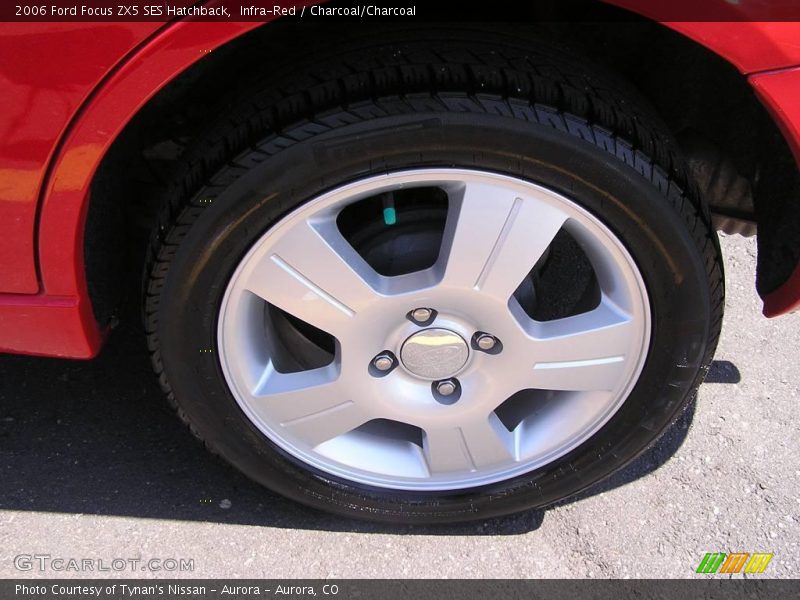 Infra-Red / Charcoal/Charcoal 2006 Ford Focus ZX5 SES Hatchback