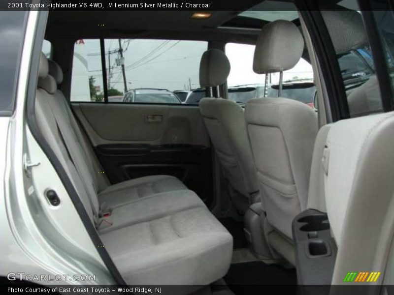 Millennium Silver Metallic / Charcoal 2001 Toyota Highlander V6 4WD