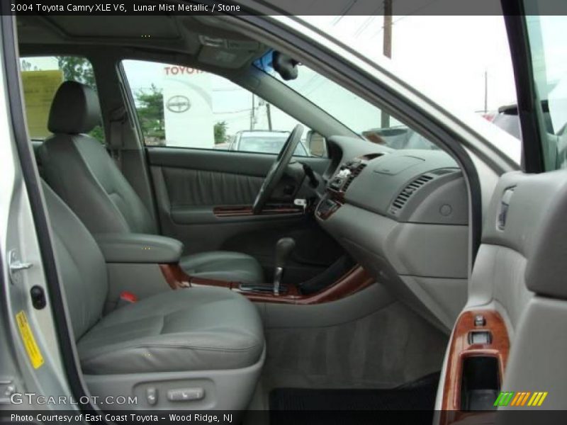 Lunar Mist Metallic / Stone 2004 Toyota Camry XLE V6