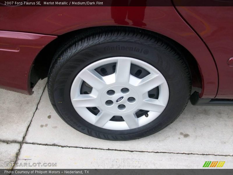 Merlot Metallic / Medium/Dark Flint 2007 Ford Taurus SE