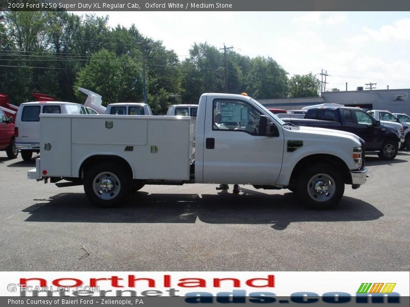 Oxford White / Medium Stone 2009 Ford F250 Super Duty XL Regular Cab
