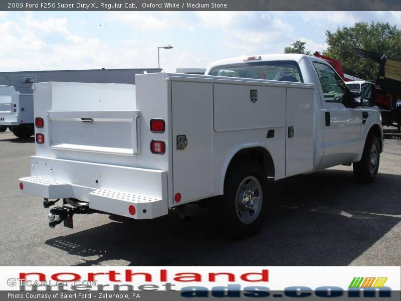 Oxford White / Medium Stone 2009 Ford F250 Super Duty XL Regular Cab