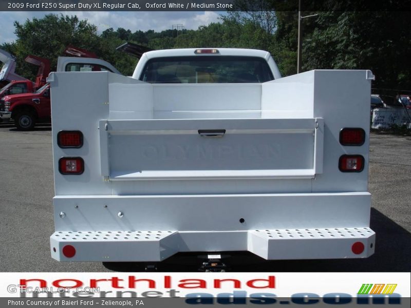 Oxford White / Medium Stone 2009 Ford F250 Super Duty XL Regular Cab