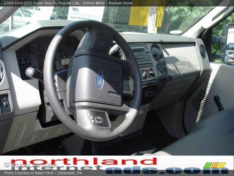 Oxford White / Medium Stone 2009 Ford F250 Super Duty XL Regular Cab