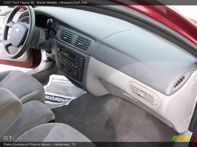 Merlot Metallic / Medium/Dark Flint 2007 Ford Taurus SE
