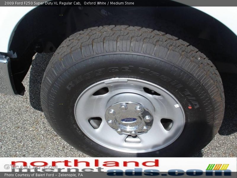 Oxford White / Medium Stone 2009 Ford F250 Super Duty XL Regular Cab