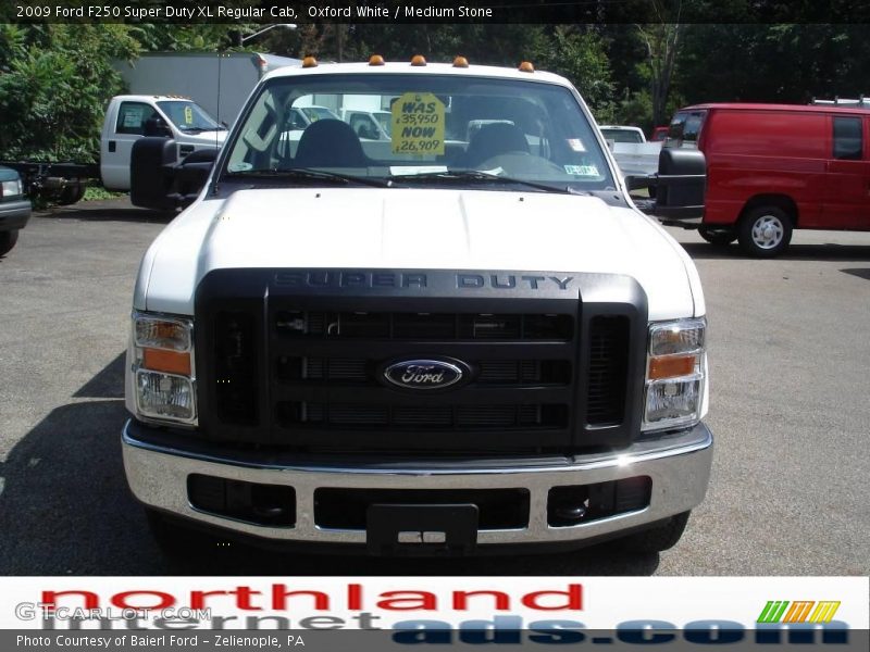 Oxford White / Medium Stone 2009 Ford F250 Super Duty XL Regular Cab