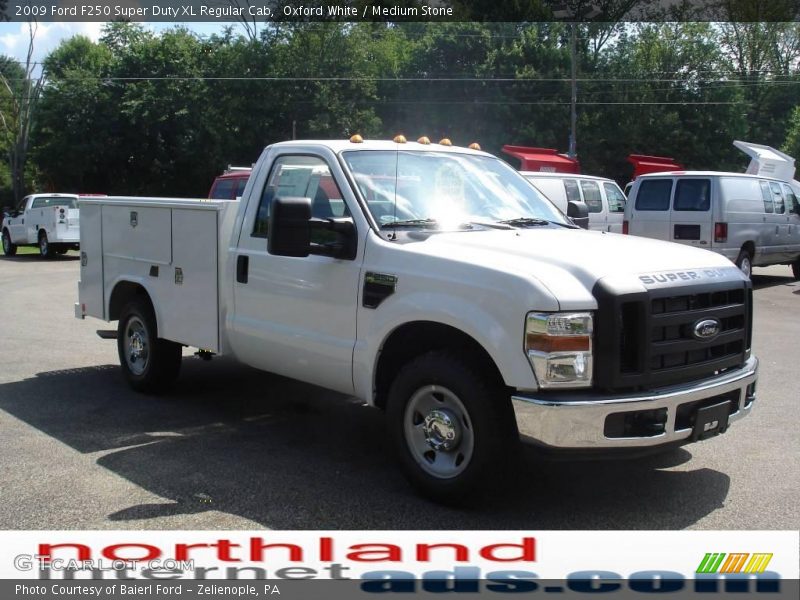Oxford White / Medium Stone 2009 Ford F250 Super Duty XL Regular Cab