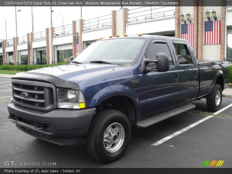 Medium Wedgewood Blue Metallic / Medium Parchment 2004 Ford F250 Super Duty XL Crew Cab 4x4
