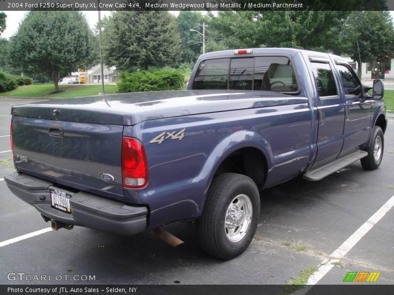 Medium Wedgewood Blue Metallic / Medium Parchment 2004 Ford F250 Super Duty XL Crew Cab 4x4