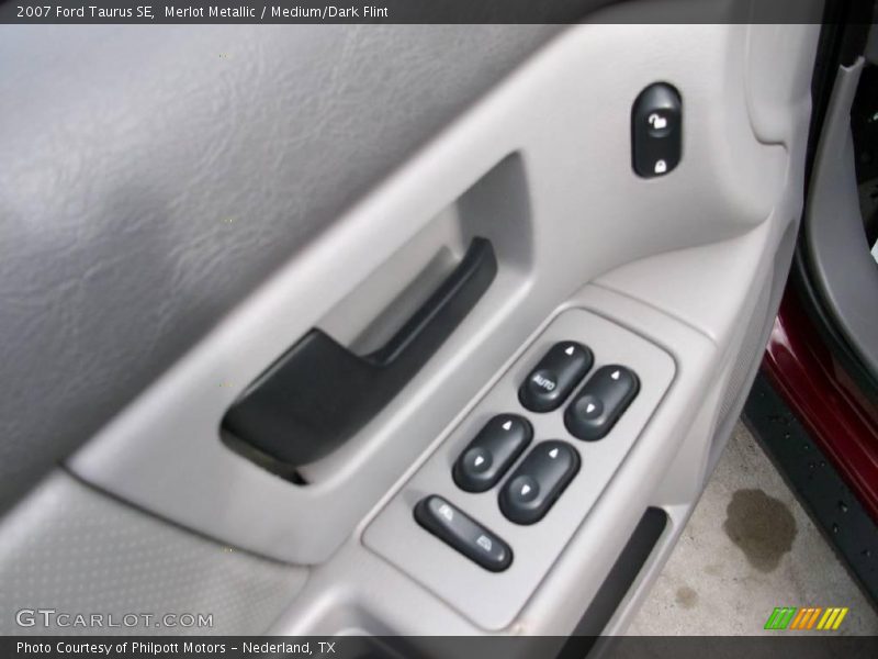 Merlot Metallic / Medium/Dark Flint 2007 Ford Taurus SE