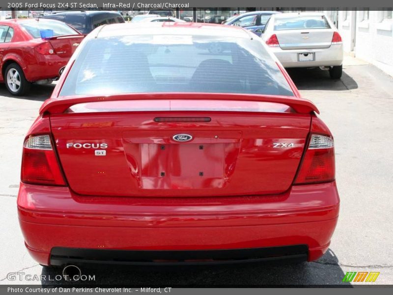 Infra-Red / Charcoal/Charcoal 2005 Ford Focus ZX4 ST Sedan