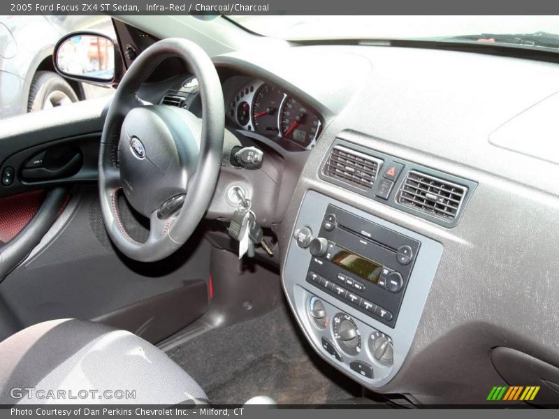 Infra-Red / Charcoal/Charcoal 2005 Ford Focus ZX4 ST Sedan