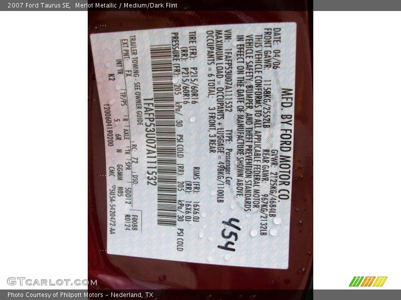 Merlot Metallic / Medium/Dark Flint 2007 Ford Taurus SE