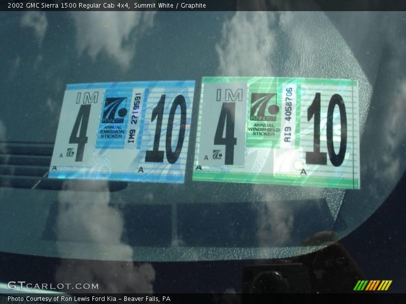 Summit White / Graphite 2002 GMC Sierra 1500 Regular Cab 4x4