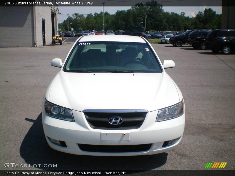 Absolute White / Grey 2006 Suzuki Forenza Sedan