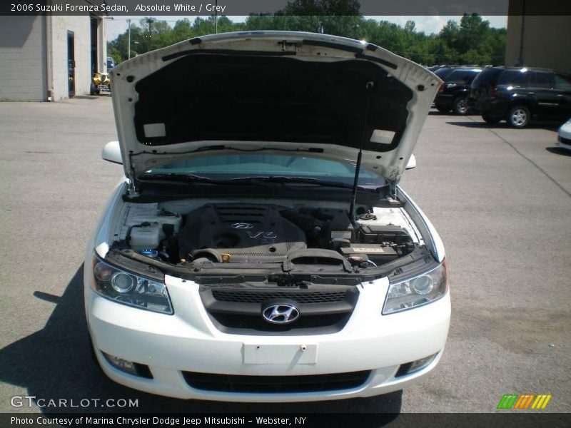 Absolute White / Grey 2006 Suzuki Forenza Sedan