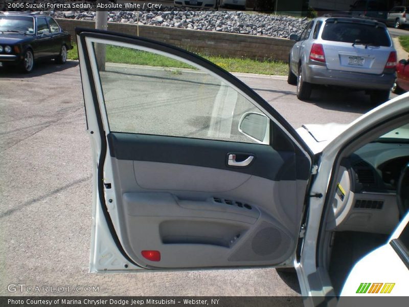 Absolute White / Grey 2006 Suzuki Forenza Sedan