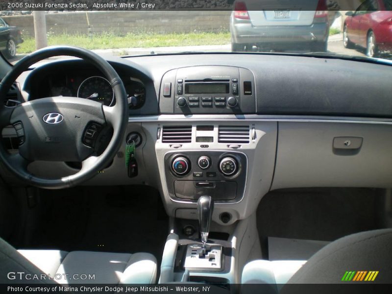 Absolute White / Grey 2006 Suzuki Forenza Sedan