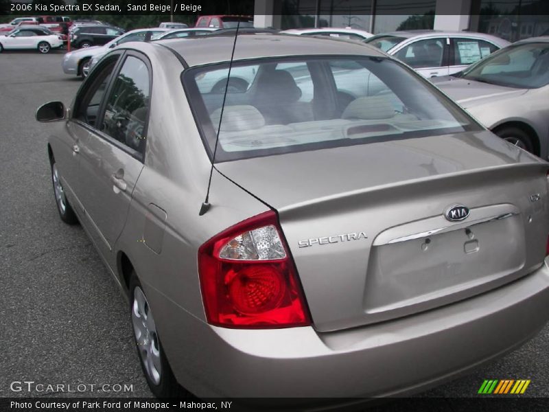 Sand Beige / Beige 2006 Kia Spectra EX Sedan