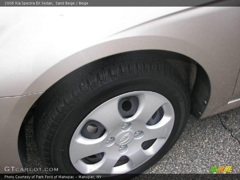 Sand Beige / Beige 2006 Kia Spectra EX Sedan