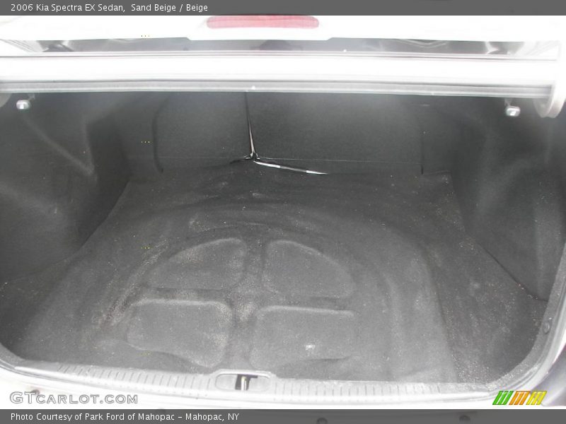 Sand Beige / Beige 2006 Kia Spectra EX Sedan