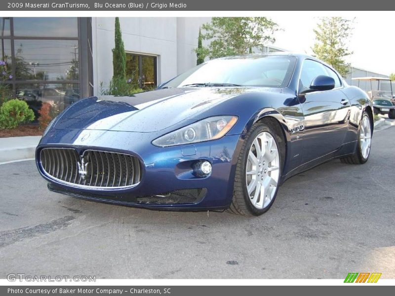 Front 3/4 View of 2009 GranTurismo 