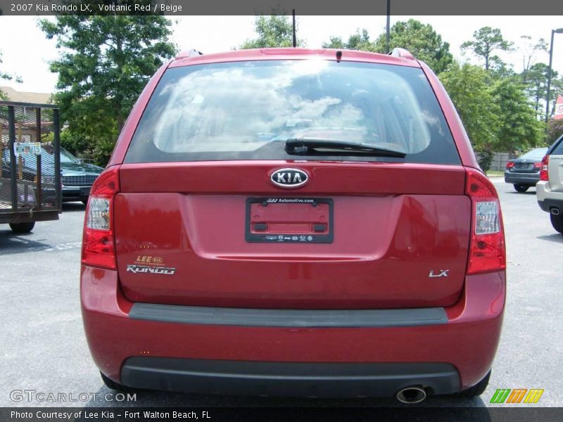 Volcanic Red / Beige 2007 Kia Rondo LX