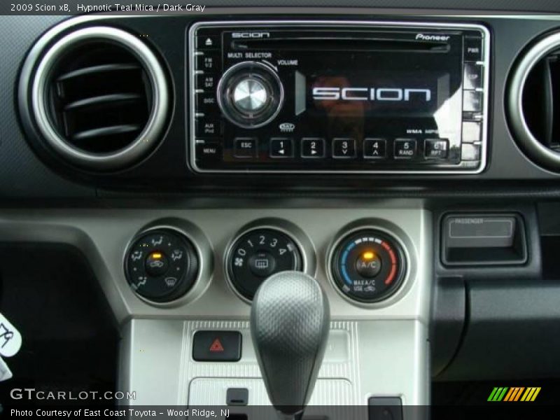 Hypnotic Teal Mica / Dark Gray 2009 Scion xB