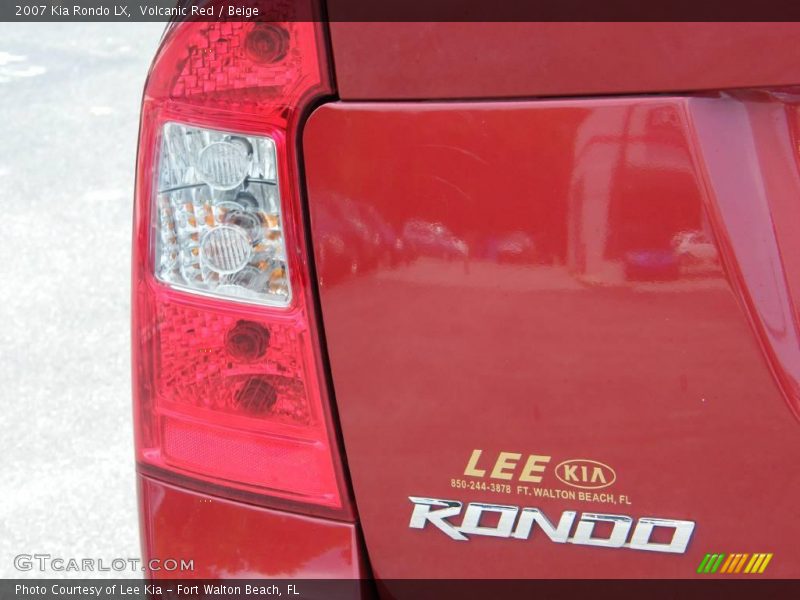 Volcanic Red / Beige 2007 Kia Rondo LX