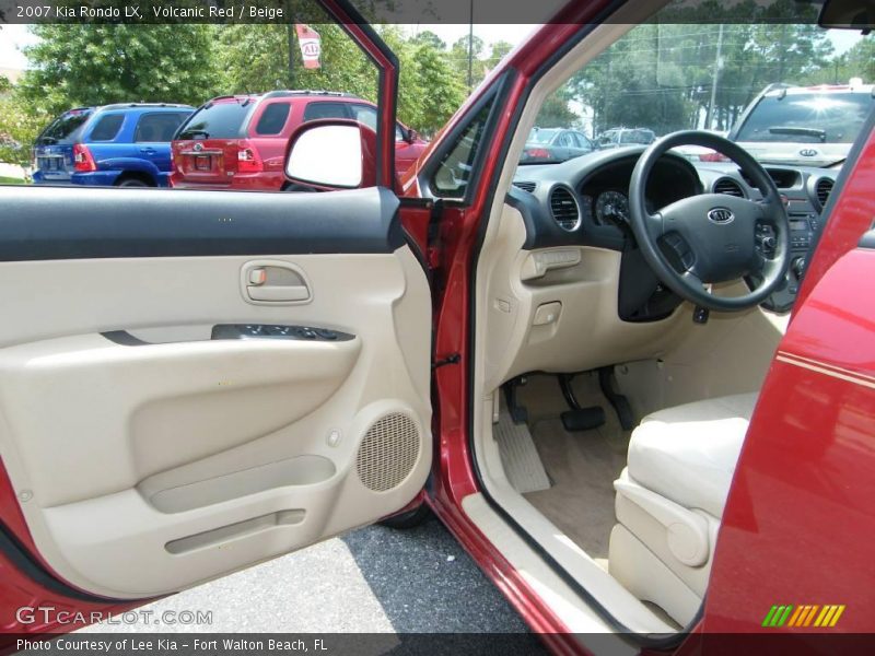 Volcanic Red / Beige 2007 Kia Rondo LX