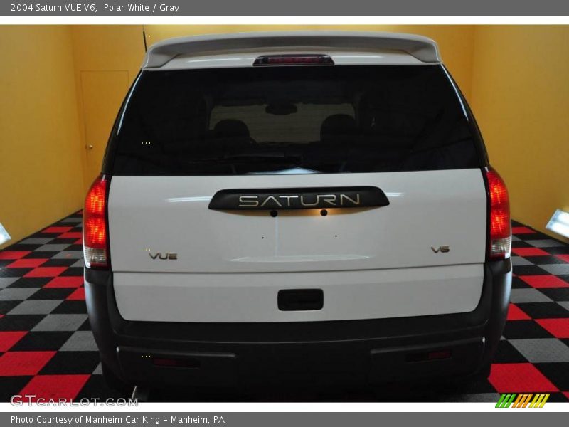 Polar White / Gray 2004 Saturn VUE V6