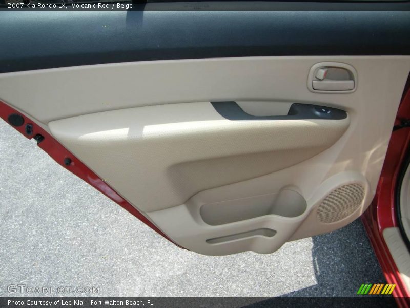 Volcanic Red / Beige 2007 Kia Rondo LX