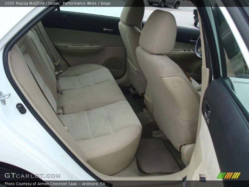 Performance White / Beige 2005 Mazda MAZDA6 i Sedan