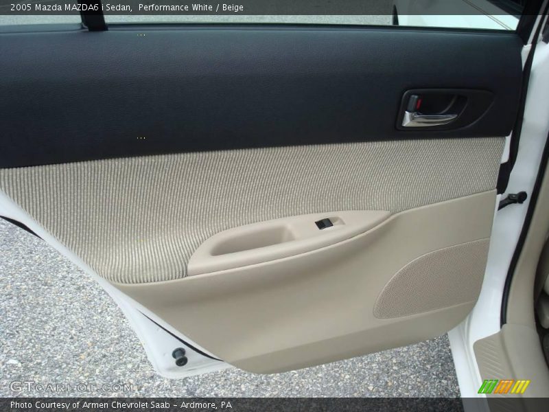 Performance White / Beige 2005 Mazda MAZDA6 i Sedan