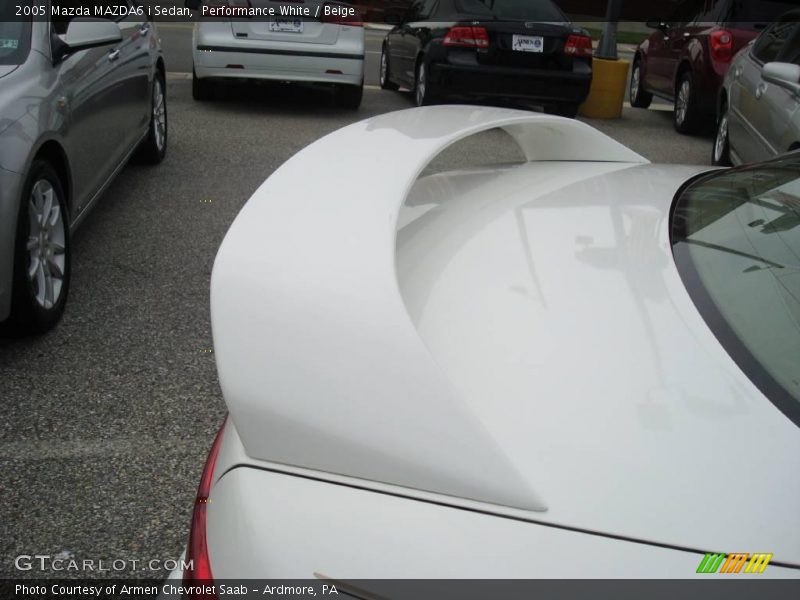 Performance White / Beige 2005 Mazda MAZDA6 i Sedan