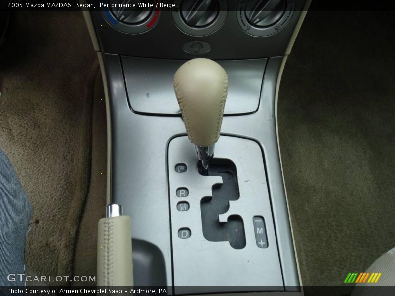 Performance White / Beige 2005 Mazda MAZDA6 i Sedan