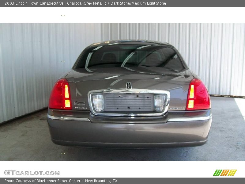 Charcoal Grey Metallic / Dark Stone/Medium Light Stone 2003 Lincoln Town Car Executive