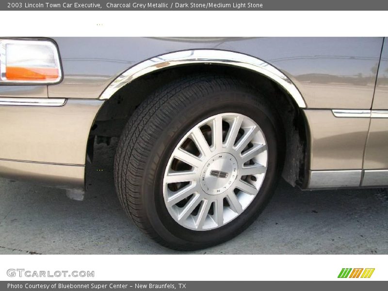 Charcoal Grey Metallic / Dark Stone/Medium Light Stone 2003 Lincoln Town Car Executive
