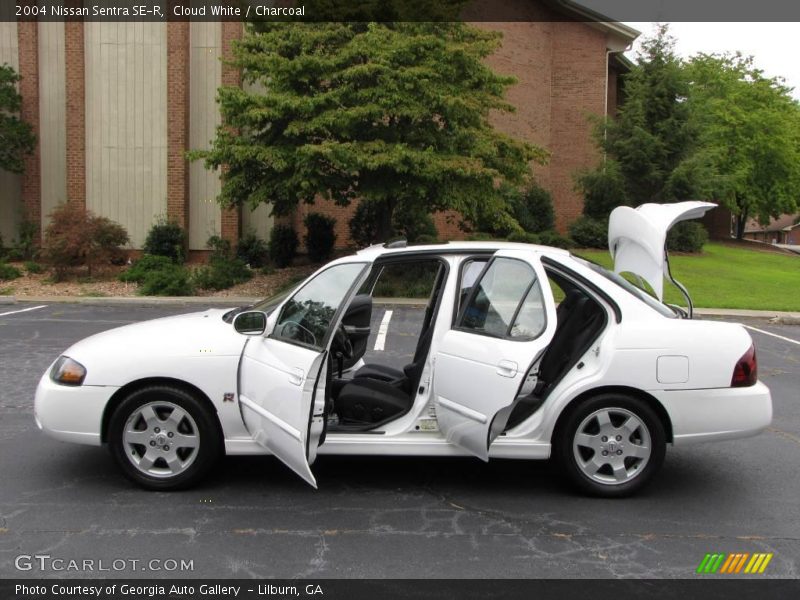 Cloud White / Charcoal 2004 Nissan Sentra SE-R