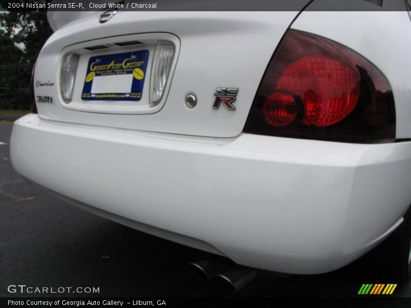 Cloud White / Charcoal 2004 Nissan Sentra SE-R