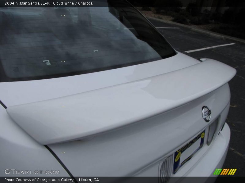 Cloud White / Charcoal 2004 Nissan Sentra SE-R