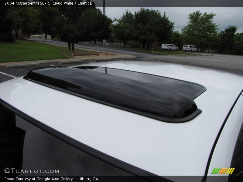 Cloud White / Charcoal 2004 Nissan Sentra SE-R