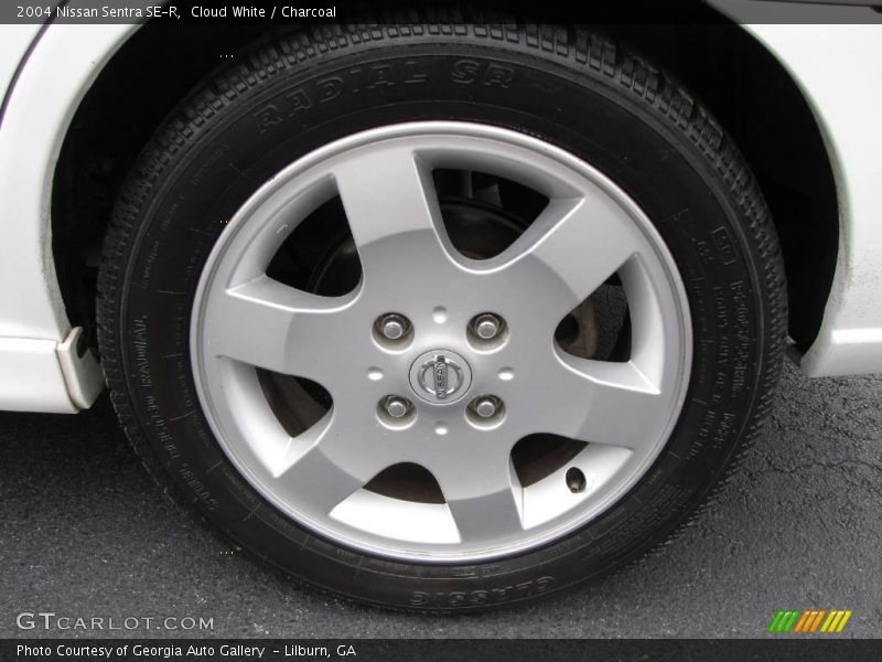 Cloud White / Charcoal 2004 Nissan Sentra SE-R