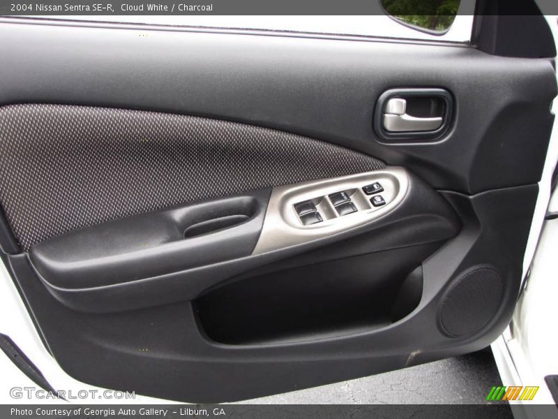 Cloud White / Charcoal 2004 Nissan Sentra SE-R