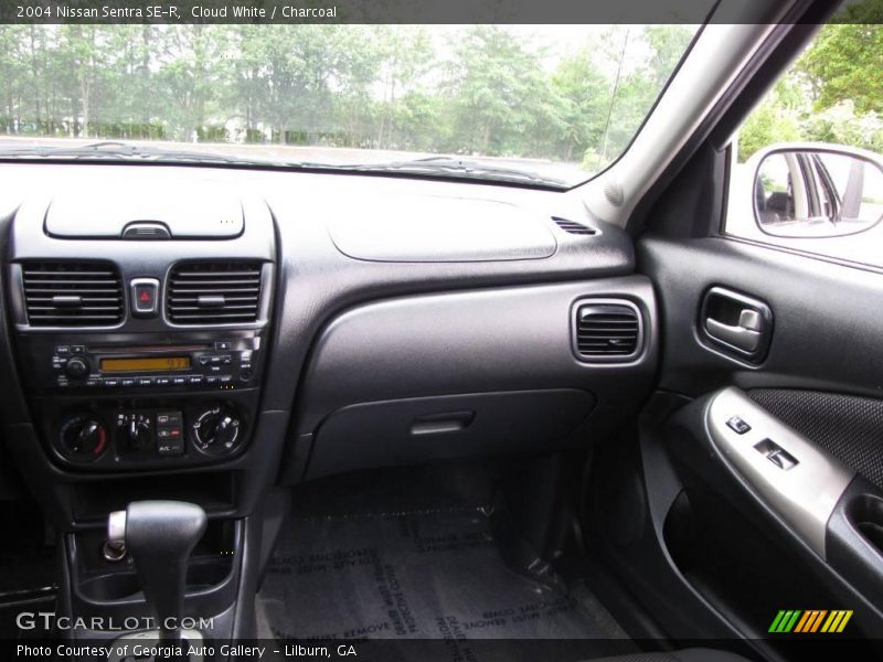 Cloud White / Charcoal 2004 Nissan Sentra SE-R